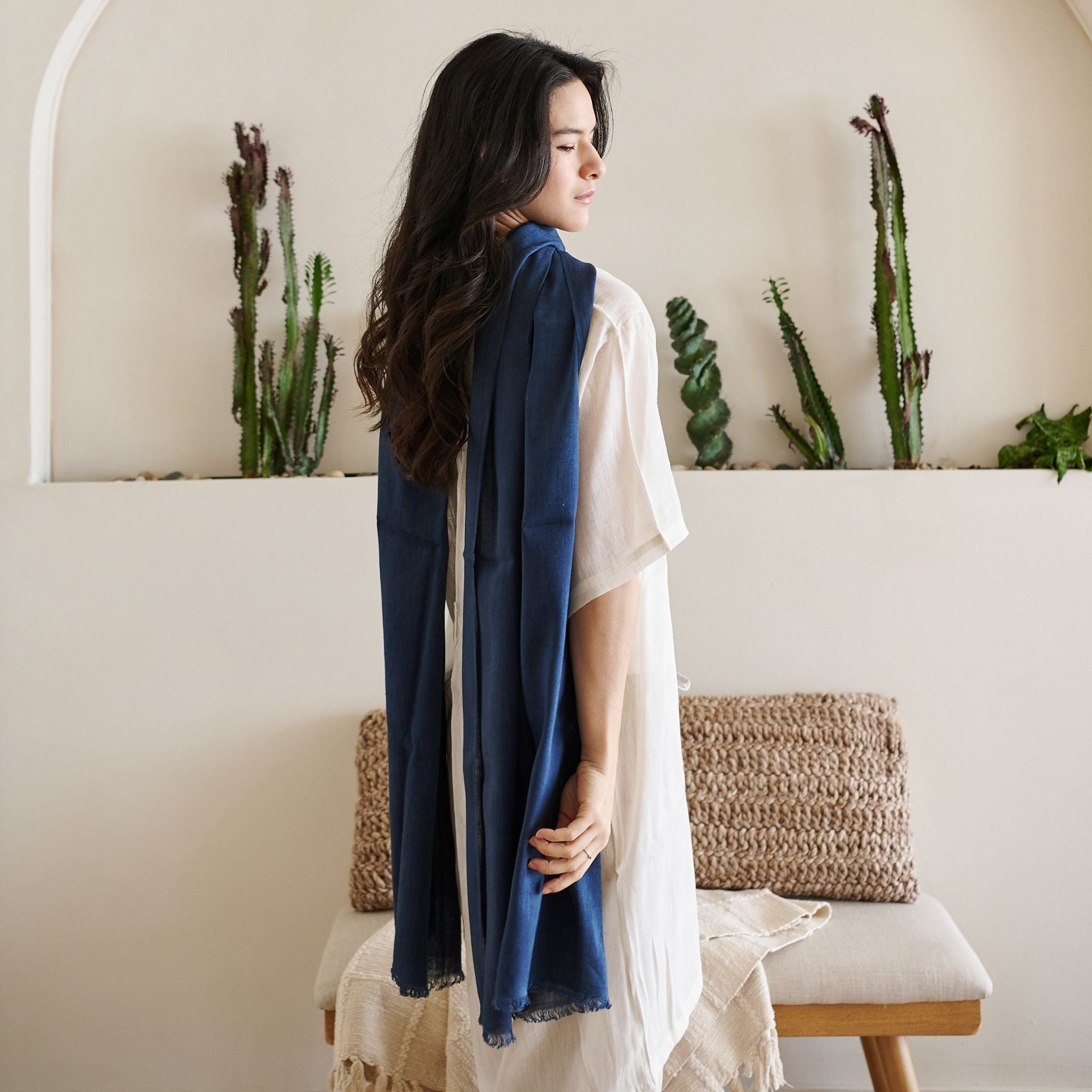 Midnight Navy Blue Hand Woven Linen Silk Blend Scarf – Variously