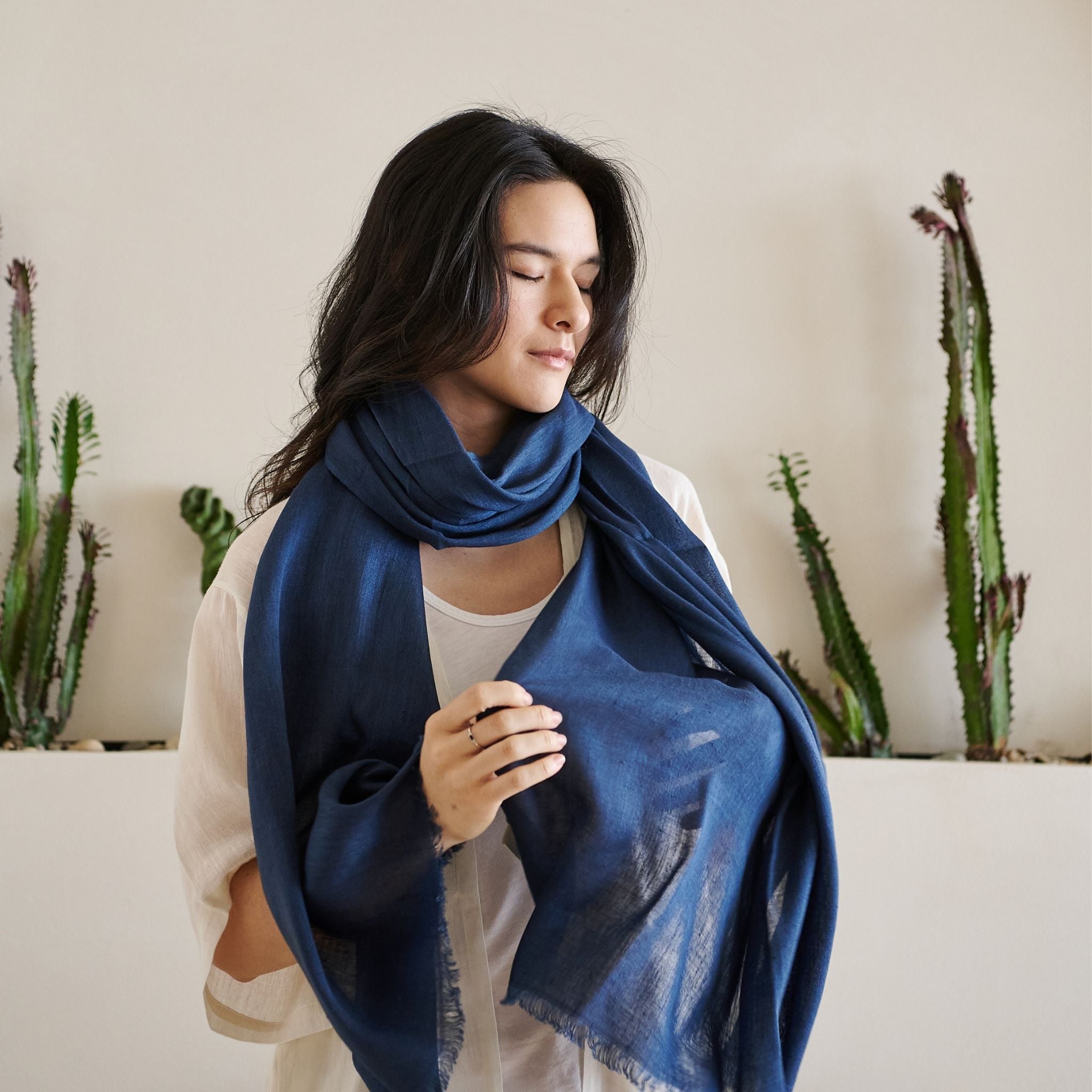 Midnight Navy Blue Hand Woven Linen Silk Blend Scarf – Variously