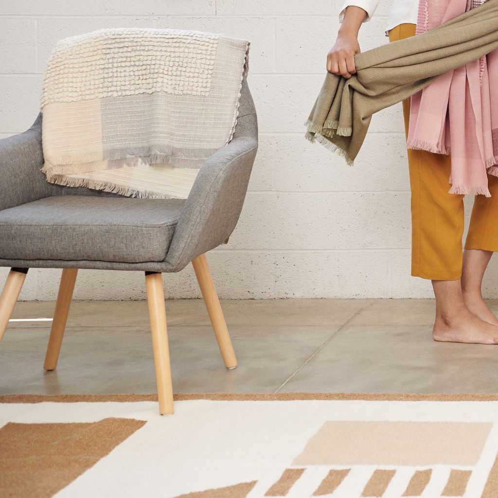 Dyoon Abstract Pattern Handwoven Artisanal Wool Rug